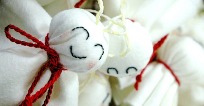 teru-teru-bozu (2) Teru teru bozu Japanese Superstitions and Beliefs
